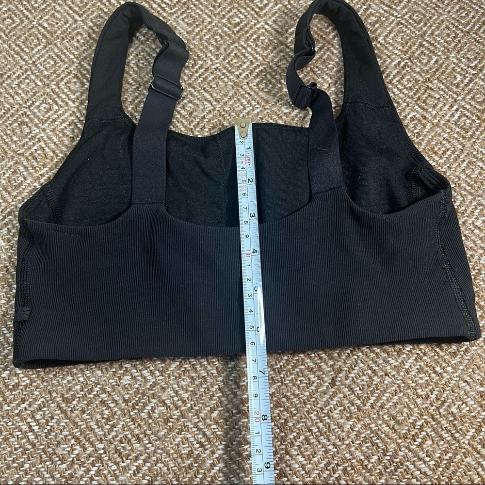 Lululemon Women's Ribbed Train Bra Sports Black Sz 4   Outdoor Gym Exercise EUC - Picture 6 of 7